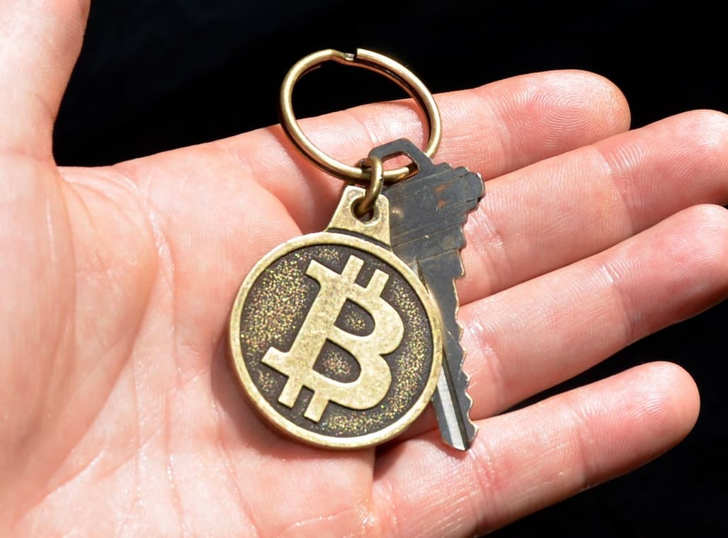 Android Security, Zero Day Vulnerability, and Bitcoin Key Protection