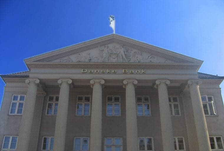 Can Banks be Replaced by an App? BitWage says yes they can