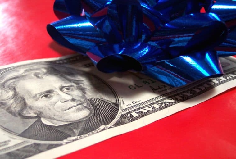 Four Reasons Why You Should Invest Your Christmas Bonus in Bitcoin