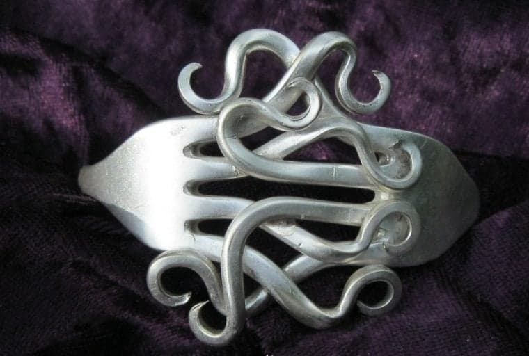 Kraken Adds Ethereum Classic, Coinbase Slammed for Funds Freeze