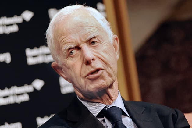 ‘They’re Wrong’: Former SEC Head Slams Bitcoin Naysayers