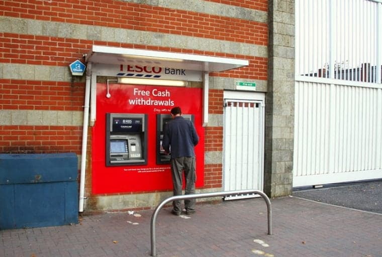 Tesco Bank Gives £25 Handouts as 'Gesture' for Stolen Customer Funds