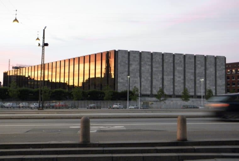 Central Bank Coins Are the New Altcoins