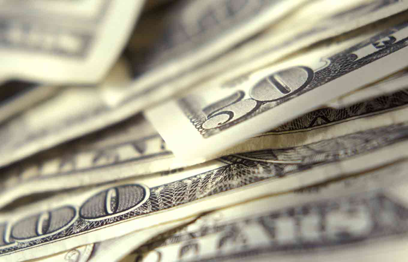 Cash Usage Drops Drastically Worldwide, Bitcoin an Alternative