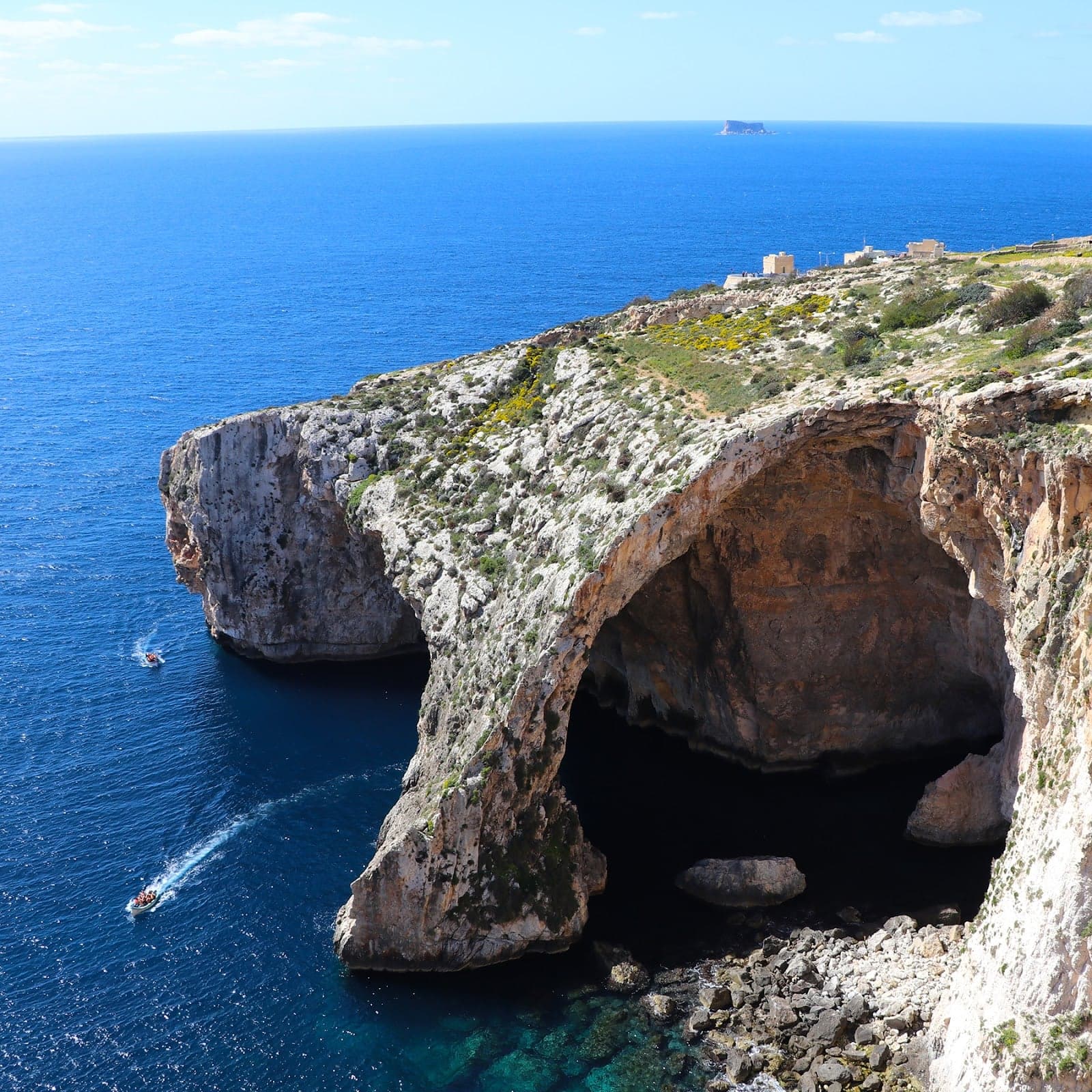 Malta Bitcoin Schizophrenia: Government and Banks Send Mixed Signals