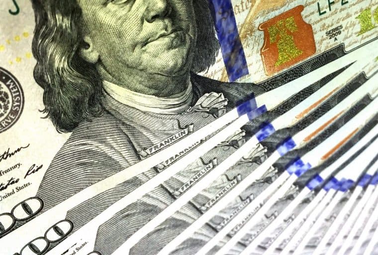 Bitcoin Exchange Bitstamp Gets Masterpayment, Cuts Fees to 5%