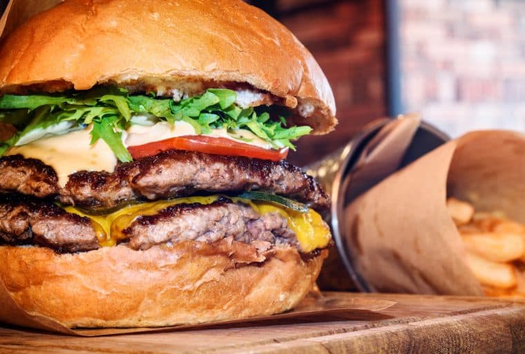 Hooters Investor Joins the Crypto Hype: "Eating a Burger Is Now a Way to Mine!"