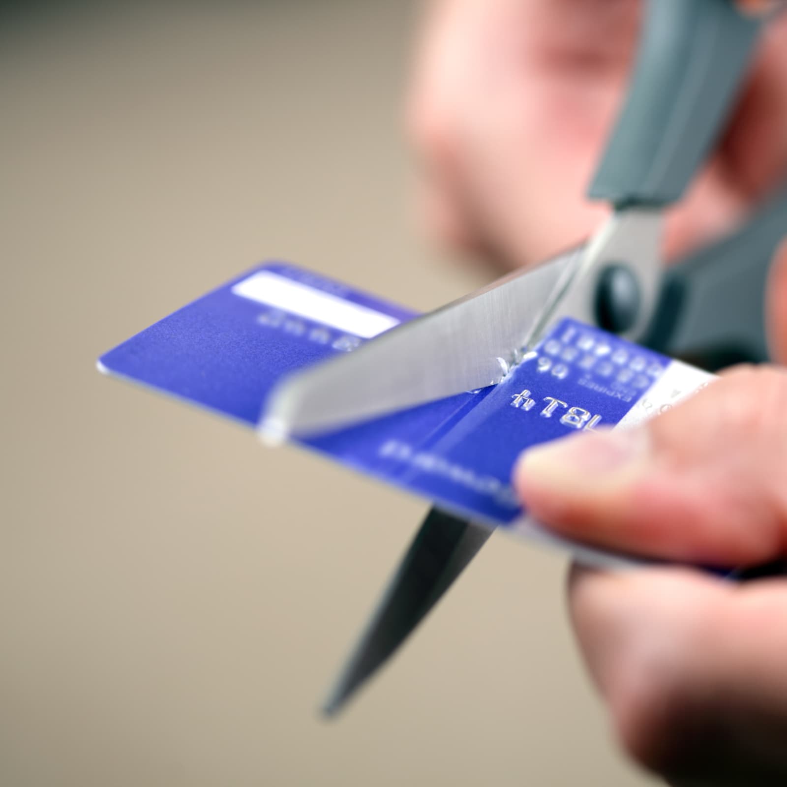 Cobinhood to Adopt Controversial Stablecoin Tether After Termination of Banking Services