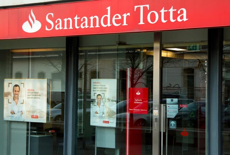 Consumer Protection Association Slams Bank for Blocking Transfers to Bitcoin Exchanges