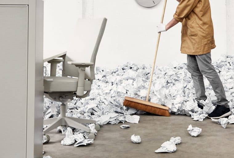 Bitcoin Futures Flat as Contracts Move Short and Merrill Lynch Imposes Ban