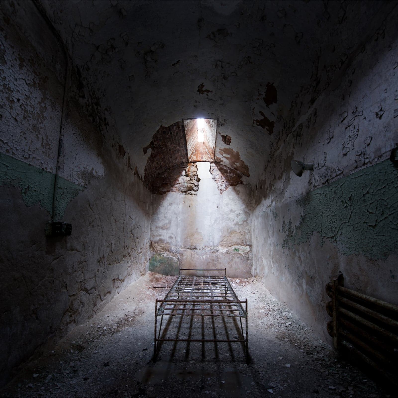 24-Year-Old Sent to Prison for Selling Bitcoin Without Asking for ID