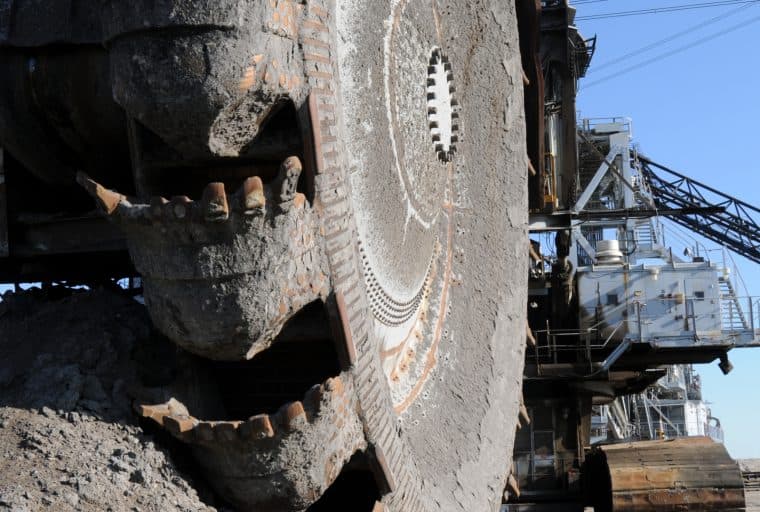 Hydro-Quebec Considers Halting Cryptocurrency Mining Operations During Winter