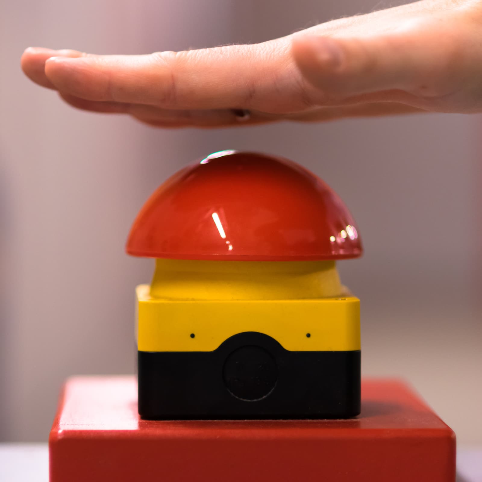 Exchanges Suspend ERC20 Token Deposits After Discovery of Smart Contract Bug