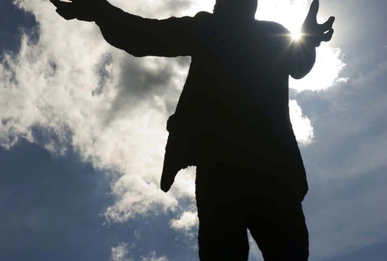 Project to Build Satoshi Statue Gains Support in Kiev