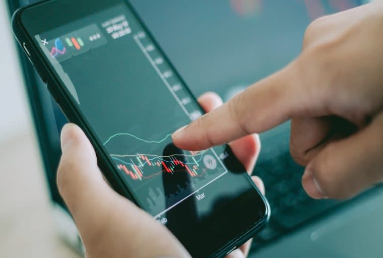 Markets Update: Cryptocurrency Prices Tumble Before the Weekend