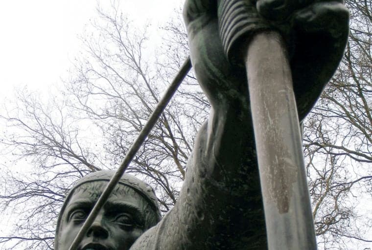 Robinhood Reportedly Considering Formal Banking Services