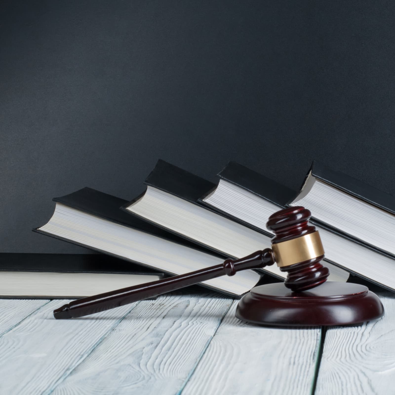 U.S. Executive Branch Employees to Disclose Crypto Holdings, French ICO Regulations Coming