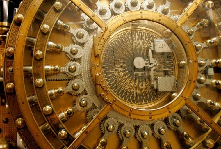 Switzerland Shows the Way: Bank First to Offer Crypto Business Accounts