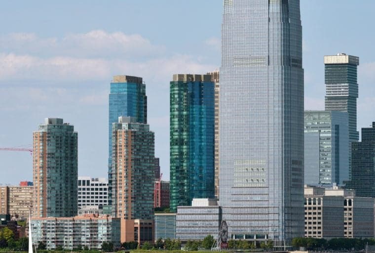 The Daily: Anti-Crypto Politician Backed by Payments Firm, Grayscale Raised $250m in H1