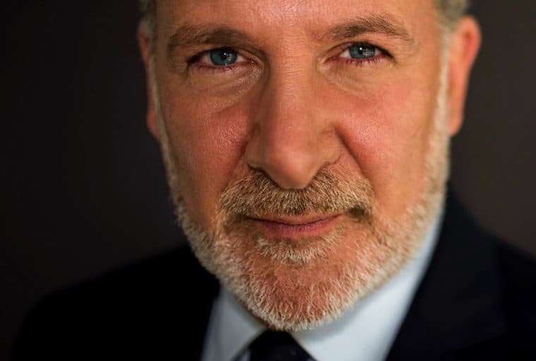 Bitcoin Skeptic Peter Schiff to Joe Rogan: BTC Will Plummet, Voorhees Debate Rigged