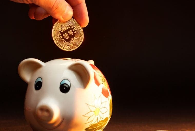 Airbnb, Uber Investor Believes “Everybody Should Put Something Into Crypto”