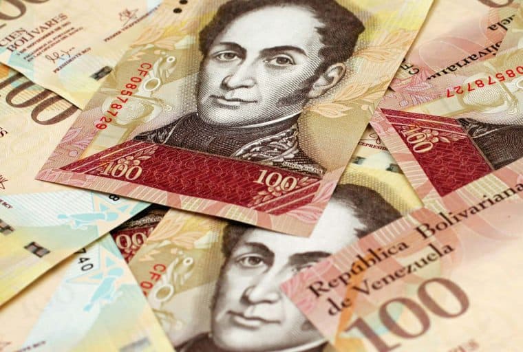 Bolivar ‘Anchored’ to the Petro to Be Issued in August, Maduro Says