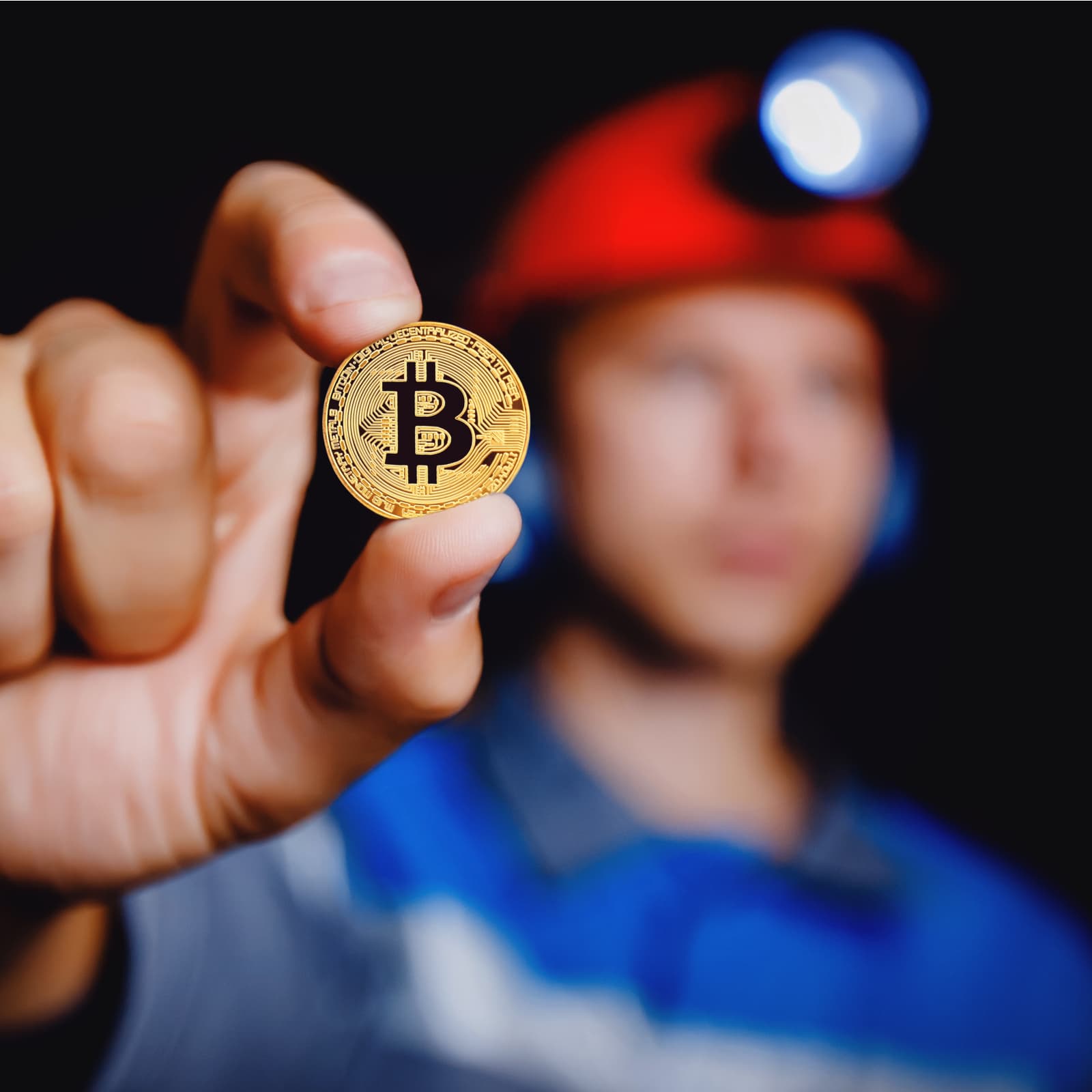 Mining Round-Up: AMD GPU Sales Decline, Hut 8 Claims to be Largest Miner in Canada