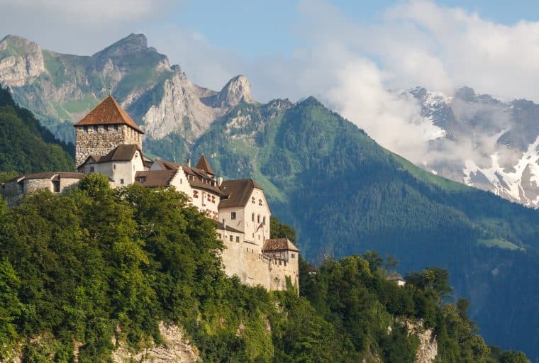 The Weekly: McAfee’s Doomed Wallet, Altcoin Panic, Binance Launches Fiat-to-Crypto