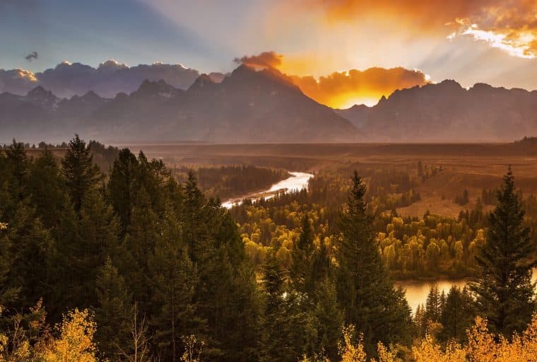 The Daily: Robinhood Reaches Iowa and Georgia, Coinbase Returns to Wyoming