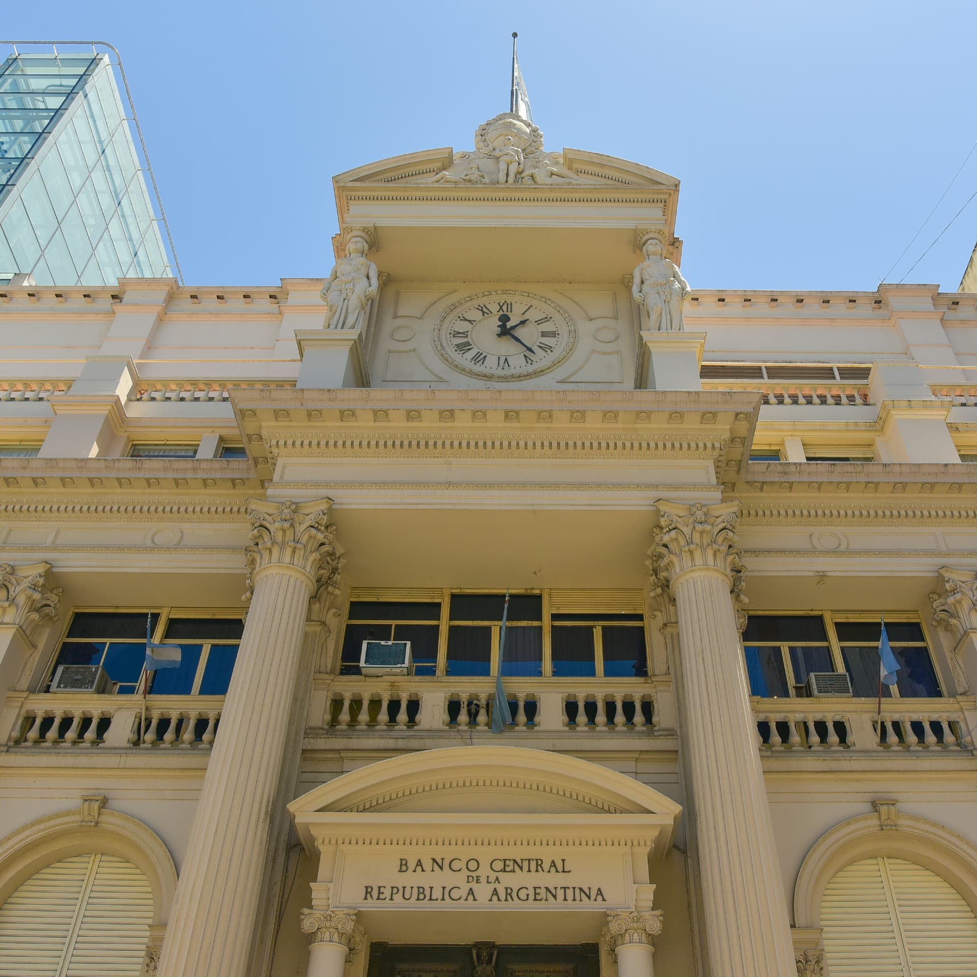 Steve Hanke: Central Banks Fuel Wealth Loss and Inflation – The World Needs Less of Them