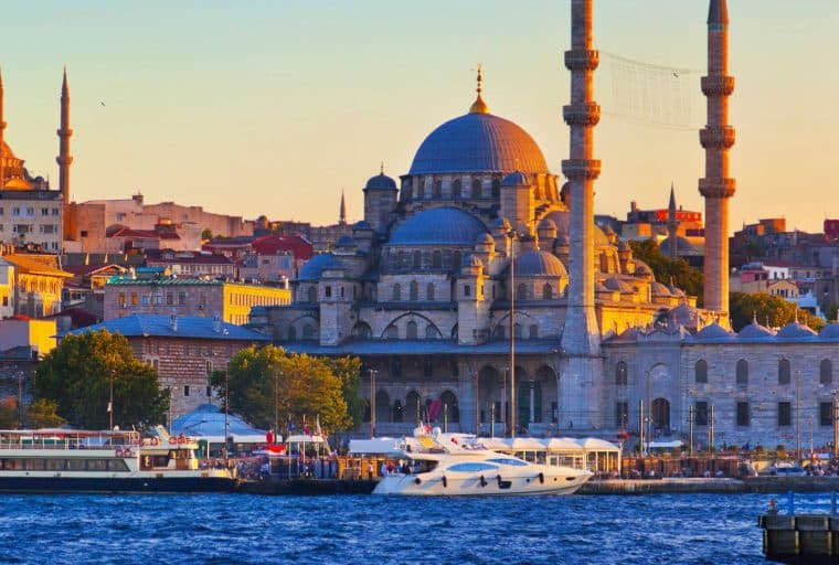 Turkey Finance Minister Embraces ICO Hype for Already Troubled Economy