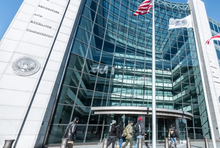 SEC Orders Proceedings to Rule on ETF, Seeks Further Feedback