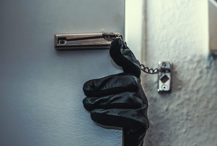 India Small Town Layman Falls For A Conman: First MLM, Then Wallet Theft