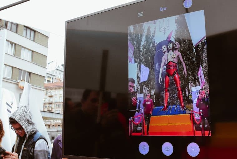 Virtual Satoshi Monument Goes up in Kiev, Hollywood Is Next