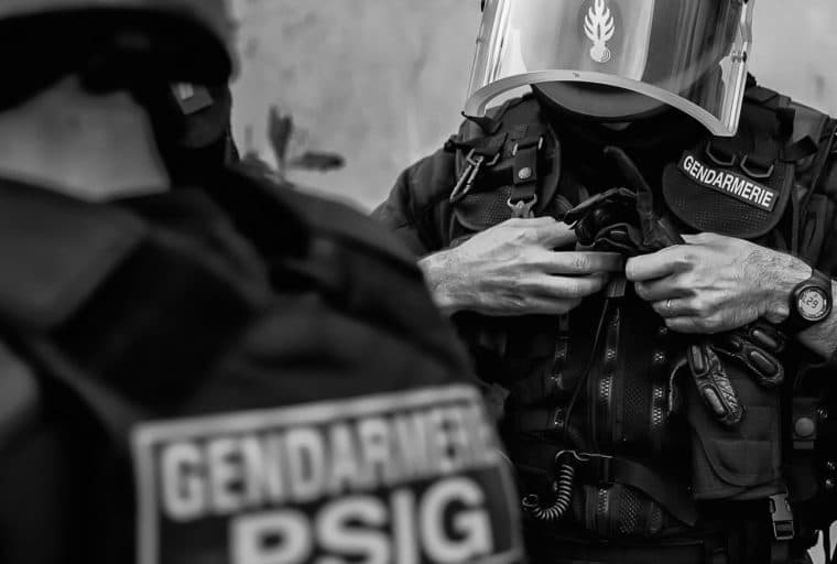 Deep Web Roundup: Intelligence Official Charged With Selling Secrets, Disney Visits the Darknet