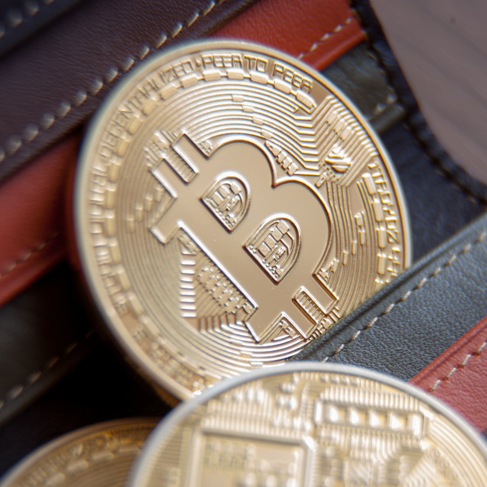 Despite Setbacks Crypto Wages Still an Option for Russians, Poll Finds