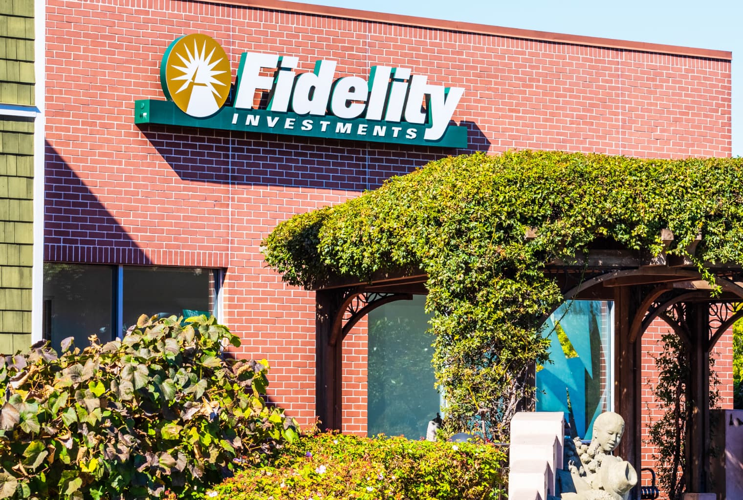 NY Regulator Licenses Fidelity for Bitcoin Trading and Custody