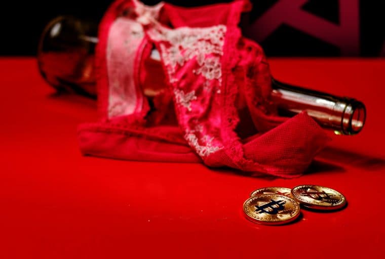 Wendy McElroy: From Drugs to Gold and Prostitution, the Blockchain Minimizes Violence