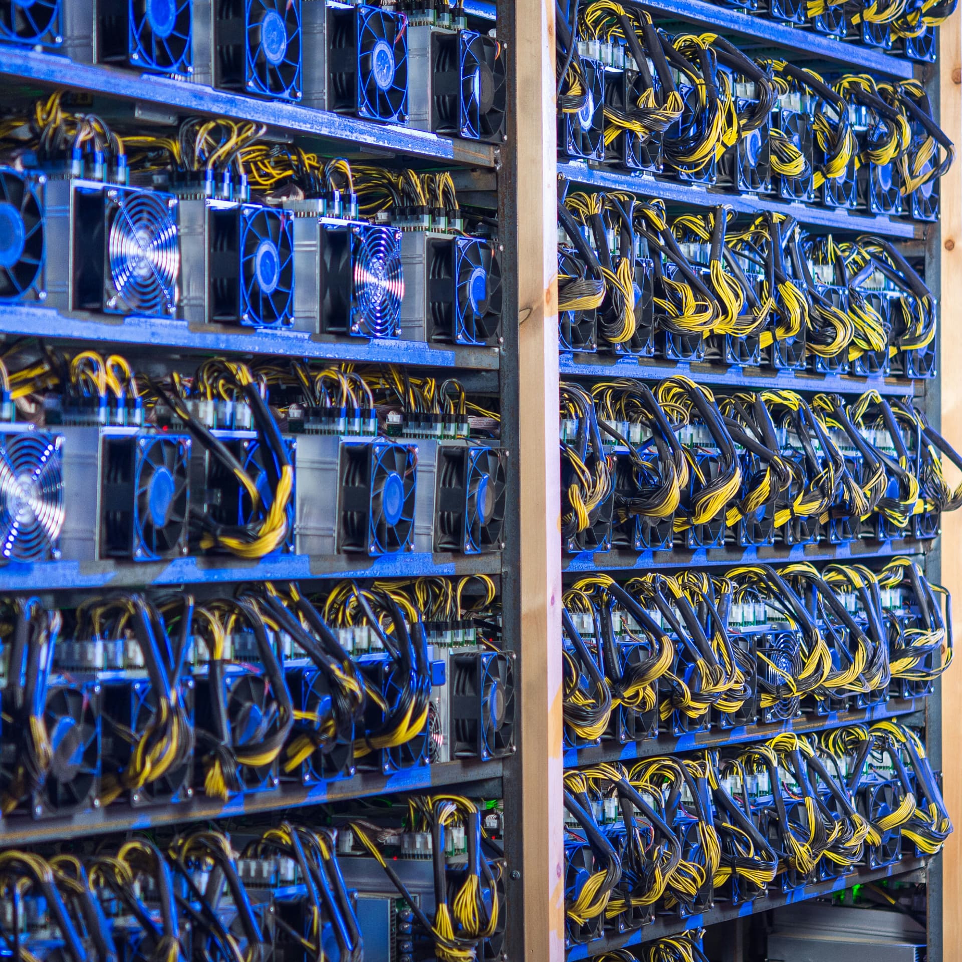 Bitcoin Equipment Maker Ebang Reapplies for Hong Kong Listing