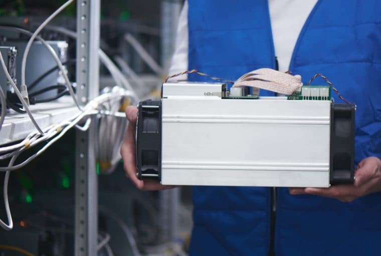 Chinese Miners Short BTC Markets to Hedge Against Falling Prices