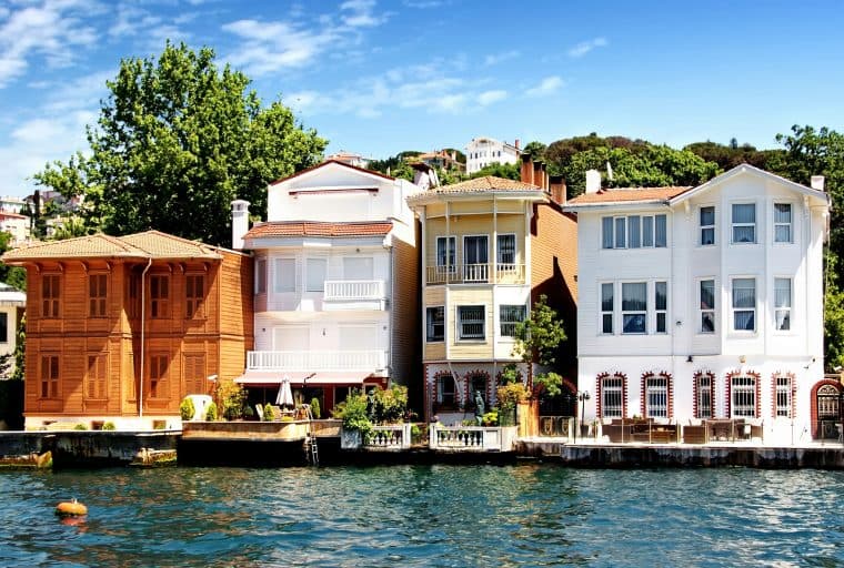 Turkish Real Estate Agency Sells 9 Houses for BTC