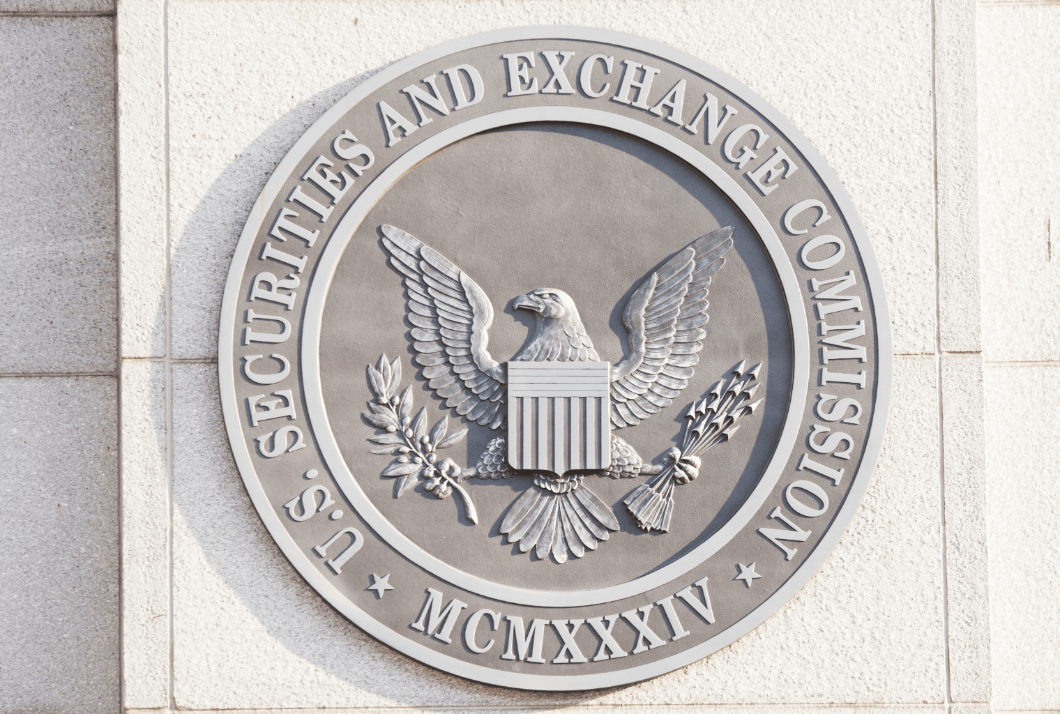 SEC Commissioner Says Time Is Right for Bitcoin ETFs — 3 Funds Pending
