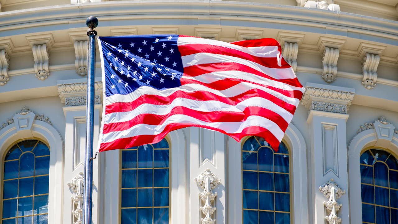 Top US Banking Regulator: Banks Are Authorized to Use Public Blockchains and Stablecoins