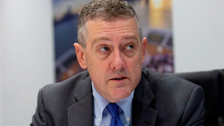 Federal Reserve Bank President James Bullard Confident Bitcoin Not a Threat to US Dollar