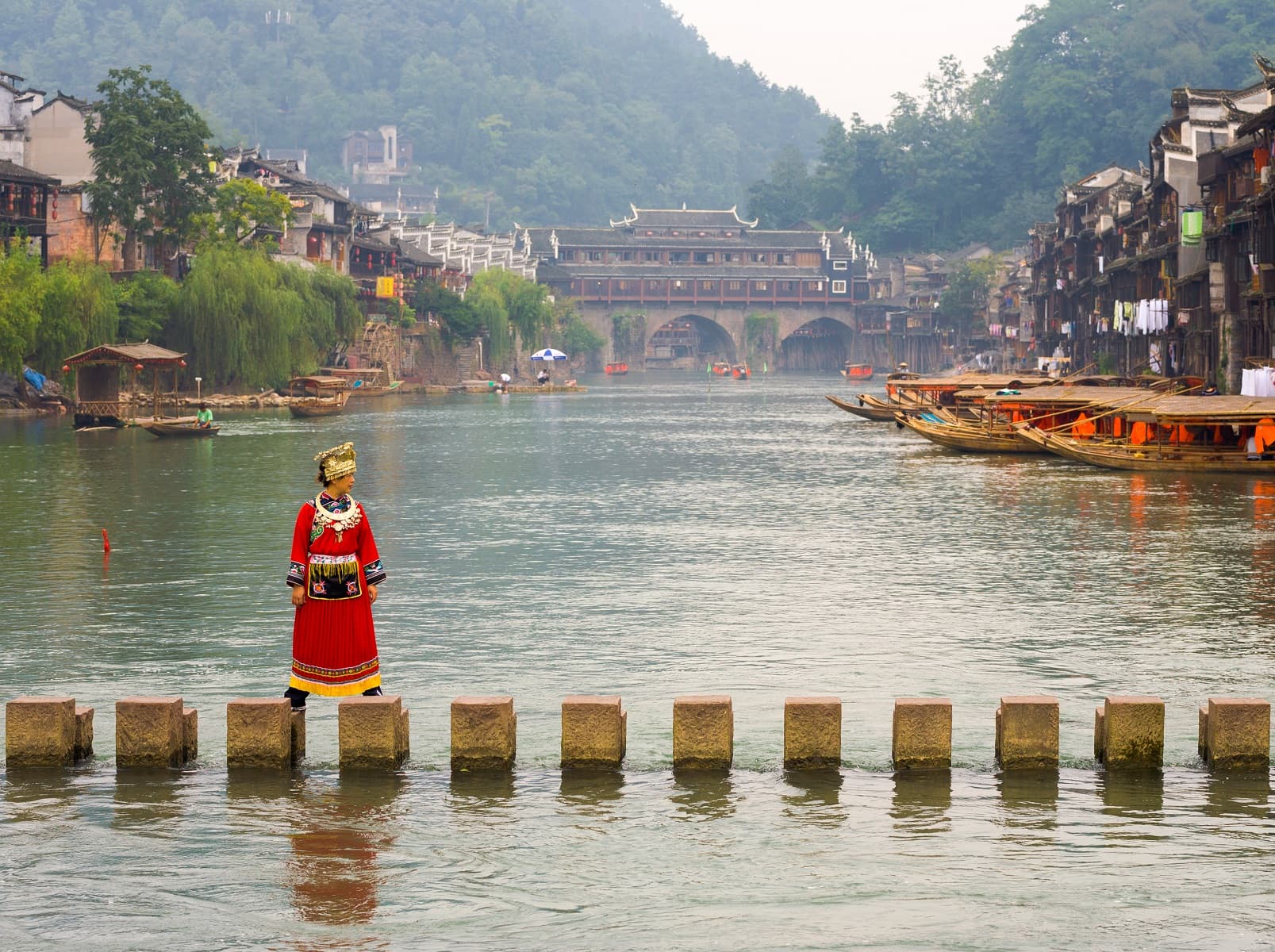 ‘In Small Steps’ China Cuts Benchmark Interest Rates