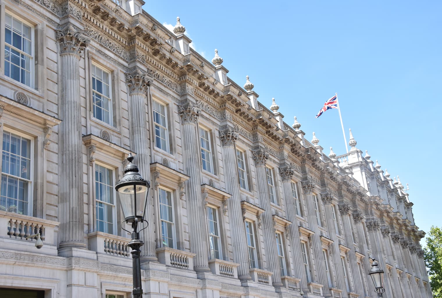 UK Tax Agency to Pay $100K for Blockchain Surveillance Software