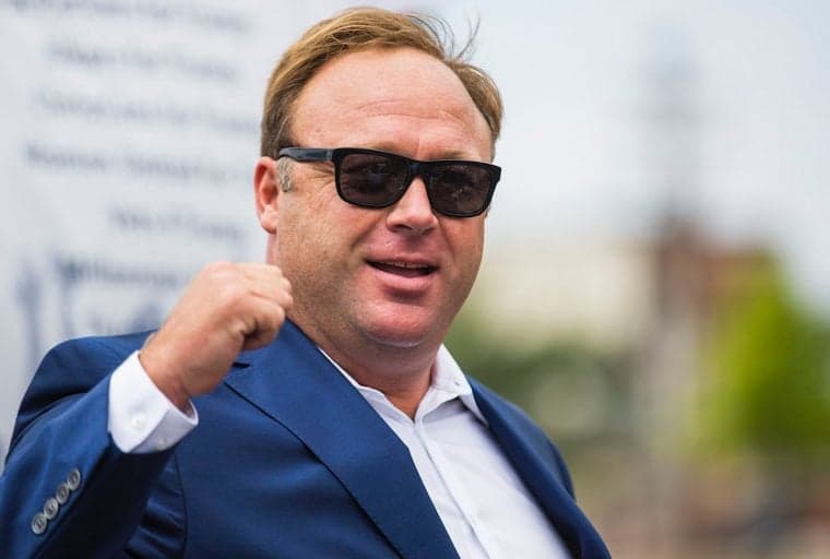 Max Keiser Predicts $400,000 BTC on Alex Jones Show, Jones Compares Bitcoin to ‘Power of Fire’ From the Gods