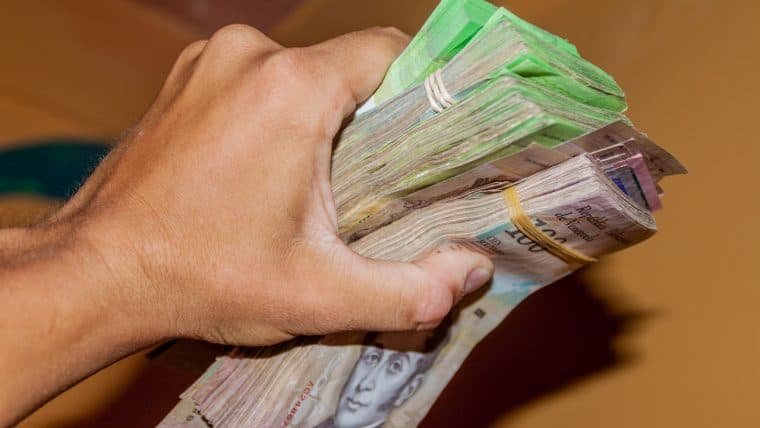 The Greatest Wealth Transfer: Economists Predict the Emergence of New Bitcoin Millionaires, BTC Capturing 3% of Gold Market