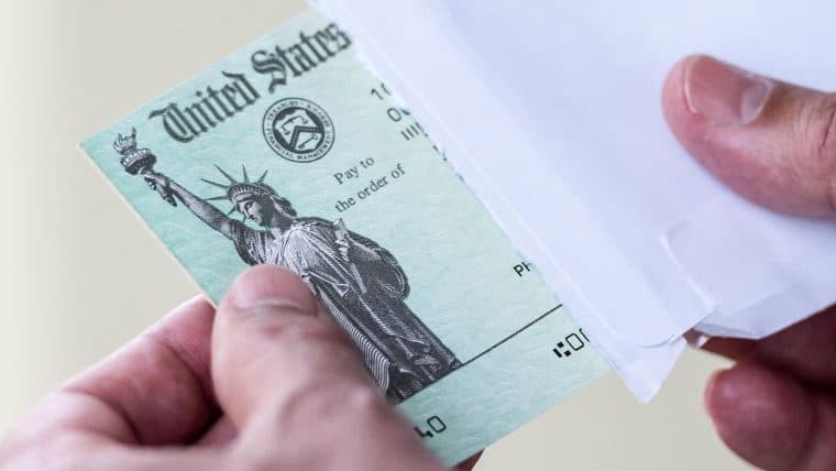 Americans Purchase $1,200 Worth of Bitcoin, While 7 Banks Fumble With Stimulus Payments