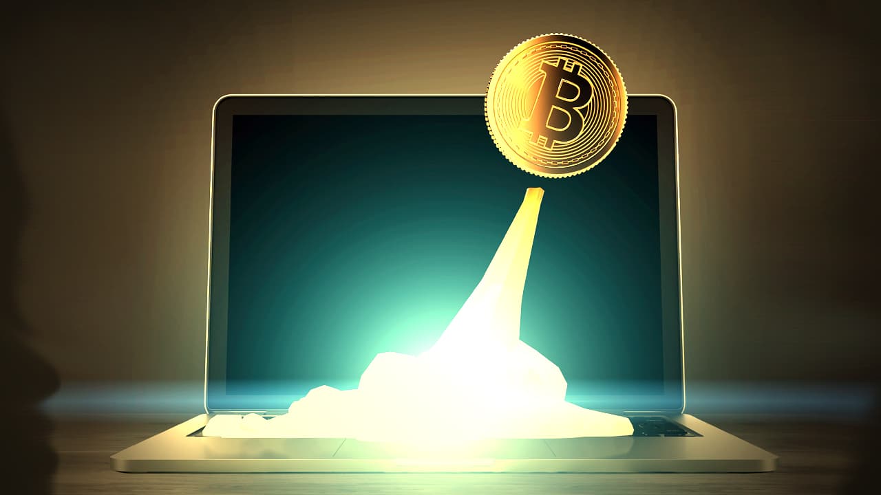 Bitcoin Pulls Away From Stock Market as Price Staying Above $8,000 Signals Strength - Bloomberg Analyst